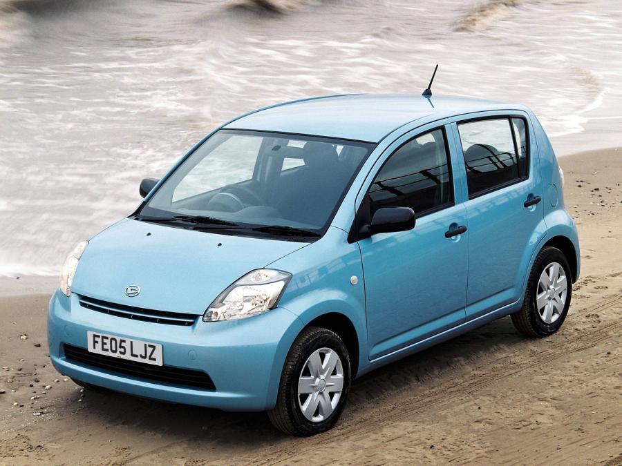 Daihatsu Sirion 2005 года  (UK) (фото 3 из 15)